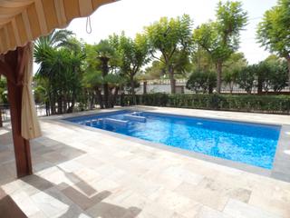 Chalet à Camí del pantanet 11. Chalet centrico con piscina