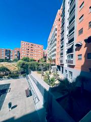 Flat in Avenida unicef 6. Piso amplio de 4 habitaciones con garaje y piscina