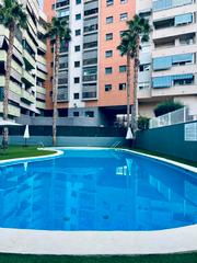 Etagenwohnung in Avenida unicef 6. Piso amplio de 4 habitaciones con garaje y piscina