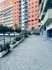 Piso en Avenida unicef 6. Piso amplio de 4 habitaciones con garaje y piscina