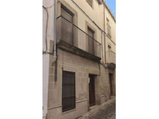 Casa  Calle romanos. Casa con muchas posibilidades en el corazón de trujillo cáceres.