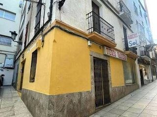 Local Comercial a Casco Antiguo. Local comercial en venta en el centro de cáceres