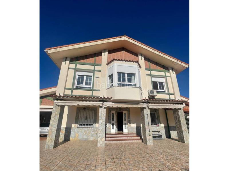 Foto 82988995-0b86-4469-a08c-5dbfaeb43dec. Chalet en Malpartida de Cáceres