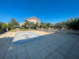 Chalet  Calle la vera. Chalet en la zona ms exclusiva de malpartida de cceres