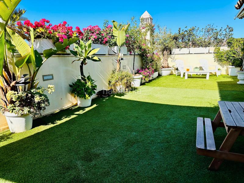 Foto 0c6c7c10-c86c-46f4-9b15-535ff6070230. Affitto attico con camino riscaldamento parcheggio in Línea de la Concepción (La)