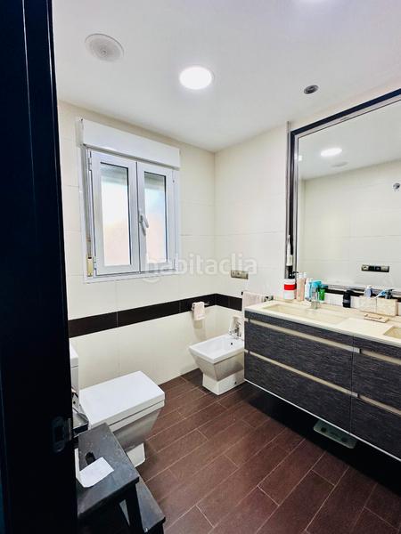 Foto 6e94e6ca-4fa2-46b9-b865-29572e06f4c2. Affitto attico con camino riscaldamento parcheggio in Línea de la Concepción (La)