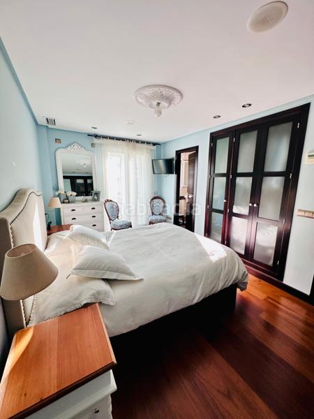 Foto c36414d5-0624-446d-93d8-3358c63f2156. Affitto attico con camino riscaldamento parcheggio in Línea de la Concepción (La)