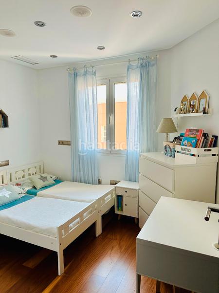 Foto c7bb40d0-ae49-4a28-8ee8-ee14dc350efe. Affitto attico con camino riscaldamento parcheggio in Línea de la Concepción (La)