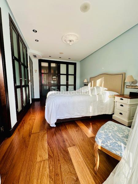 Foto e413362e-93a5-4a2b-9fe4-385396f79789. Affitto attico con camino riscaldamento parcheggio in Línea de la Concepción (La)