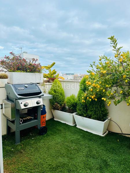 Foto 099b9c50-ff8e-419a-9be0-5d470430882b. Lloguer àtic amb xemeneia calefacció aparcament a Línea de la Concepción (La)