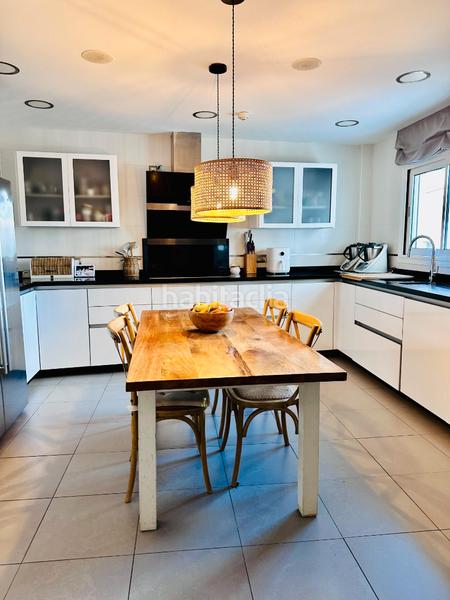 Foto 1bb3a3b4-e962-4712-a274-81b5088dff8a. Lloguer àtic amb xemeneia calefacció aparcament a Línea de la Concepción (La)