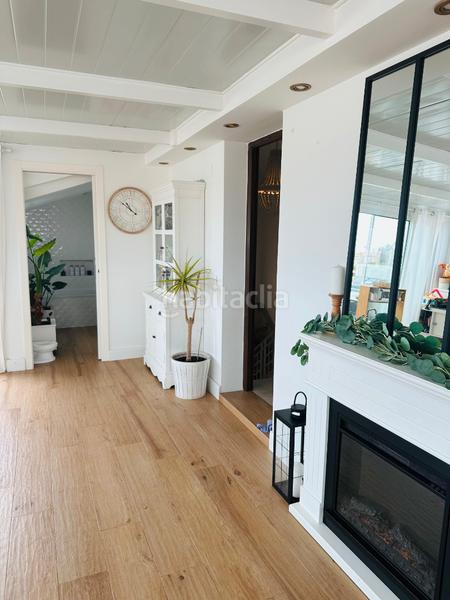 Foto 65a37efc-b0bc-4b98-ac9a-513e259704e7. Lloguer àtic amb xemeneia calefacció aparcament a Línea de la Concepción (La)