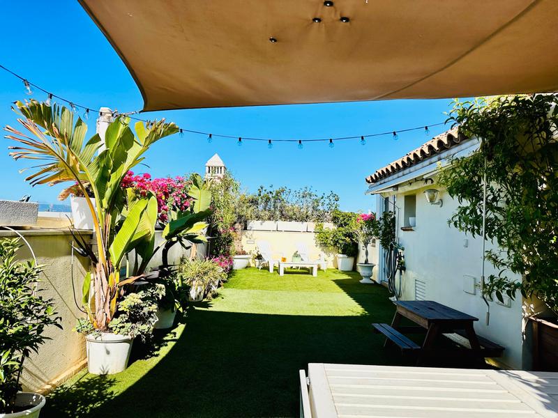 Foto 7b645ed3-a970-4267-ba56-658419b3f517. Lloguer àtic amb xemeneia calefacció aparcament a Línea de la Concepción (La)