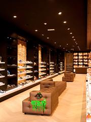 Location Local commercial à Universidad-Malasaña. Local en alquiler en calle del pez  a  4  calles de la gran vía