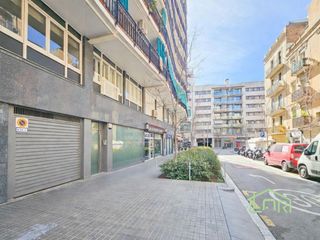 Local Comercial a Carrer de Benavent 2