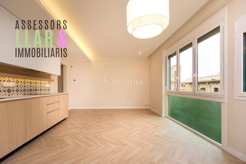 Foto f854eb3d-dfdb-4b18-8001-a3fe47c75ae5. Pis a Dreta de l´Eixample Barcelona