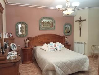 Casa adosada  Calle granada. Casa o chalet independiente en venta en tomelloso