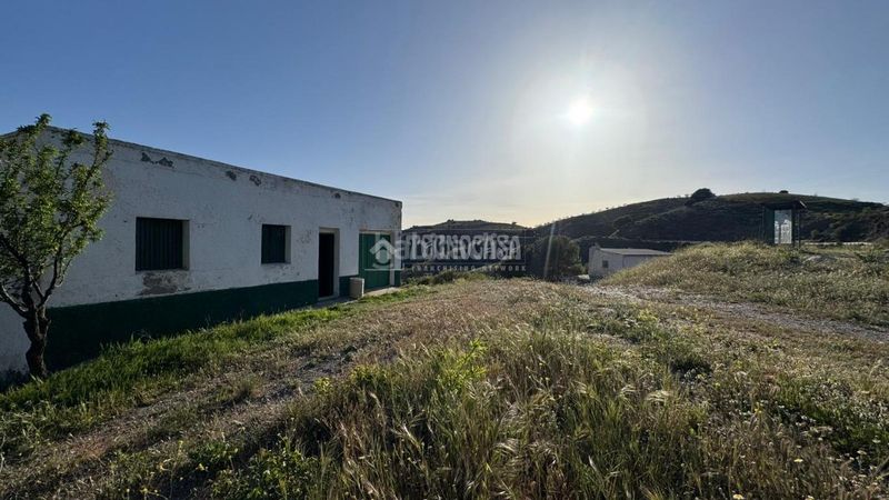 Foto 490cf873-4cb1-4dfe-8e1c-1a2005a40a79. Masia a Albondón