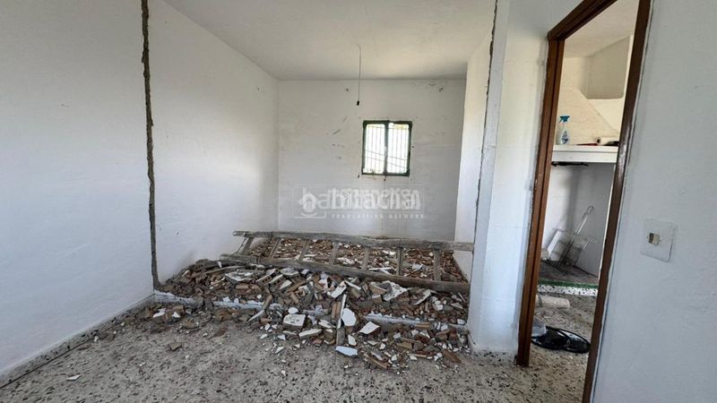 Foto f83aa541-32e6-42bf-a33d-db4791ad59c8. Masia a Albondón