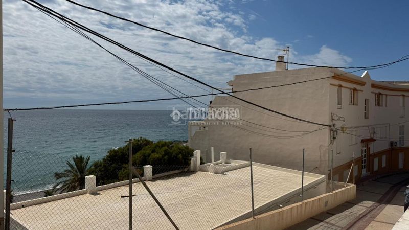 Foto 7d8a4cb4-5efe-401c-a0a2-8ee726278013. Pis a Castell de Ferro