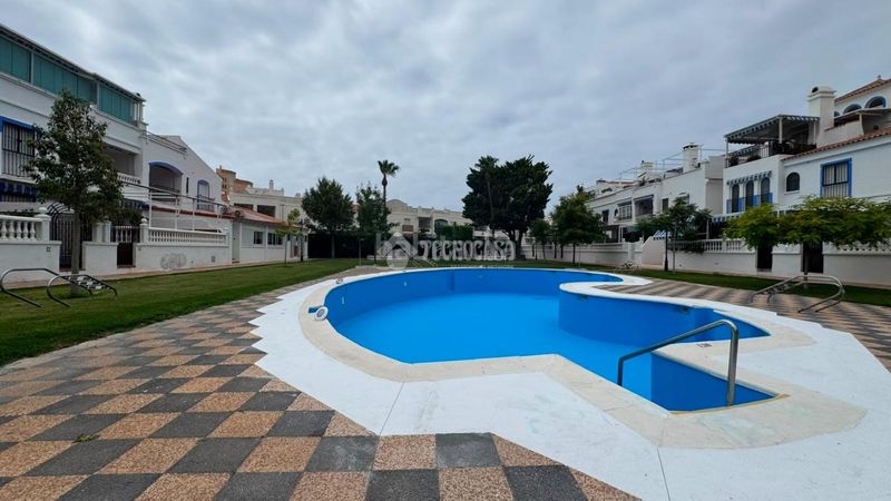 Foto 00decf6c-2de6-4adf-98e3-7d45d3cdfc44. Dúplex amb aparcament piscina a Calahonda - Carchuna Motril