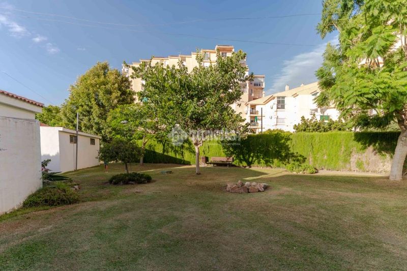 Foto 112fa891-36c0-4ed5-a37e-547946cb3e60. Casa aparellada amb aparcament piscina a Calahonda - Carchuna Motril