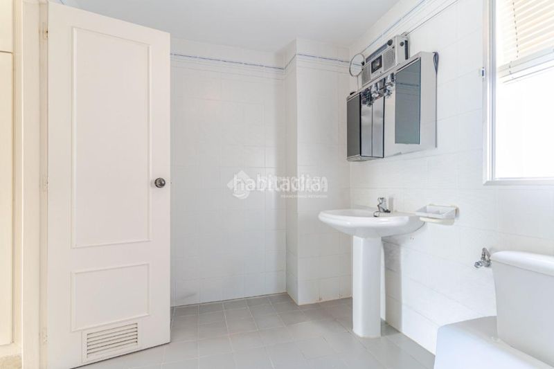 Foto e0ef3f7c-0041-4738-812c-f99611c91f29. Casa aparellada amb aparcament piscina a Calahonda - Carchuna Motril