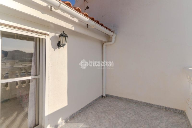 Foto f792f178-579e-46ba-8795-f37c47f6bc19. Casa aparellada amb aparcament piscina a Calahonda - Carchuna Motril