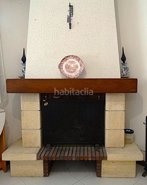 Foto 0420e34c-6e76-44f8-9d8d-bec243981e60. Casa adossada amb xemeneia aparcament a Miño