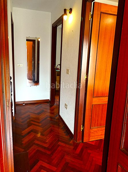 Foto 5f9fec44-f522-4a90-ba3d-1b04f774c3e2. Casa adossada amb xemeneia aparcament a Miño