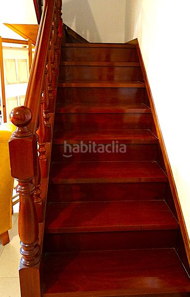 Foto ac8e86c1-44eb-41f0-80b6-2658ffeefede. Casa adossada amb xemeneia aparcament a Miño