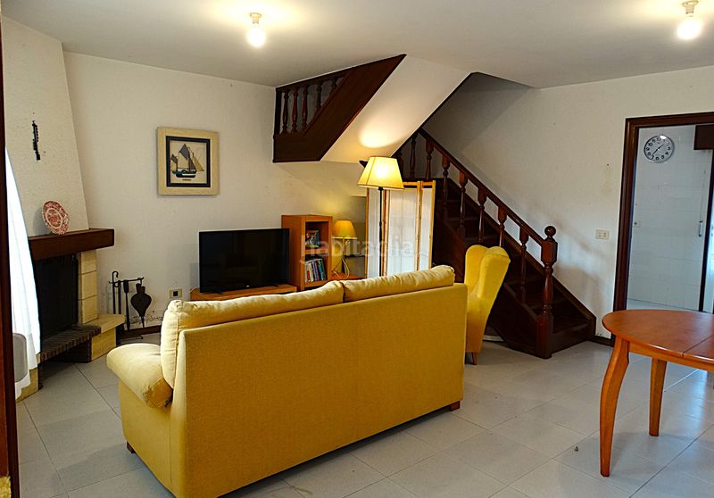Foto ad20166b-2840-40e5-b760-7bcc61a64eed. Casa adossada amb xemeneia aparcament a Miño