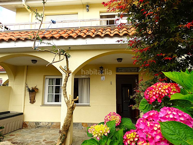 Foto b4cbe971-c068-44f2-91f6-4fb8aa47e90e. Casa adossada amb xemeneia aparcament a Miño