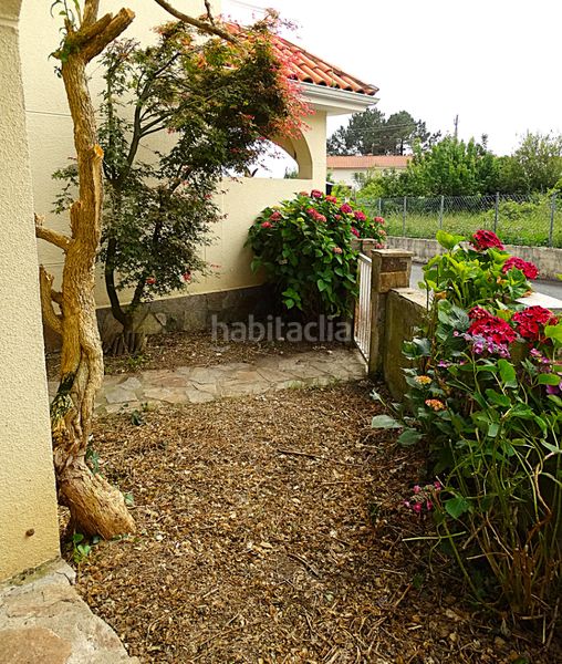 Foto e4a58b88-4fca-47df-9e2e-5d9cf986a3e7. Casa adossada amb xemeneia aparcament a Miño