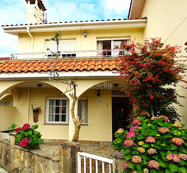 Foto f116f0e2-f063-491f-b849-f9855b16875a. Casa adossada amb xemeneia aparcament a Miño