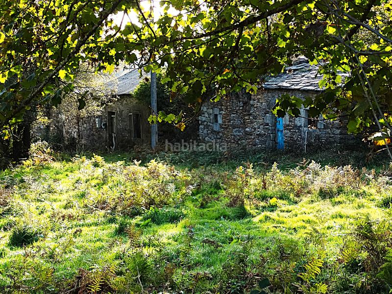 Foto 0877e4dc-96dd-414a-820f-25e0f0cb16fd. Masía conjunto de edificaciones tradicionales para rehabilitar en el interior de lugo en Vilalba