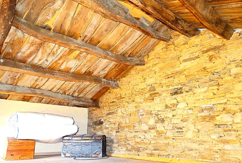 Foto 1a7ae46a-4f72-4e27-83a8-e25fe16ca697. Masía conjunto de edificaciones tradicionales para rehabilitar en el interior de lugo en Vilalba