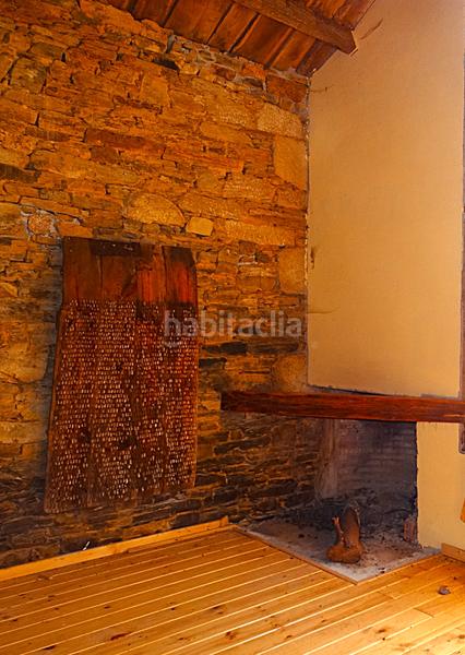 Foto 22a82dbb-4cda-471c-8b7f-4a0e08e00aa4. Masía conjunto de edificaciones tradicionales para rehabilitar en el interior de lugo en Vilalba
