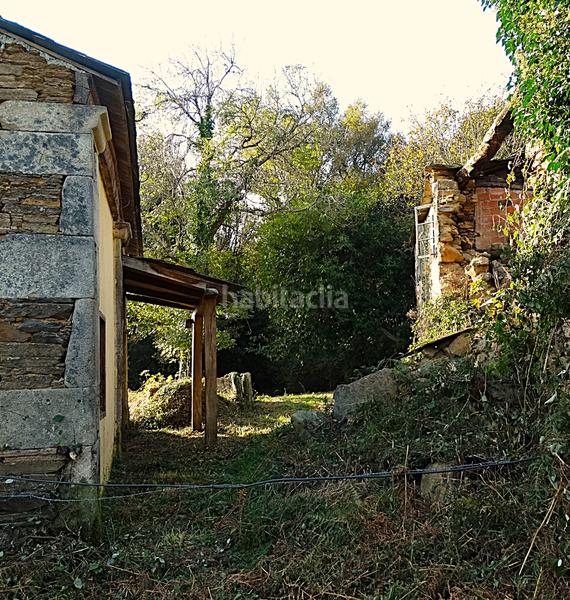 Foto 65567ada-61e2-418c-b20c-dfbd3486f588. Masía conjunto de edificaciones tradicionales para rehabilitar en el interior de lugo en Vilalba