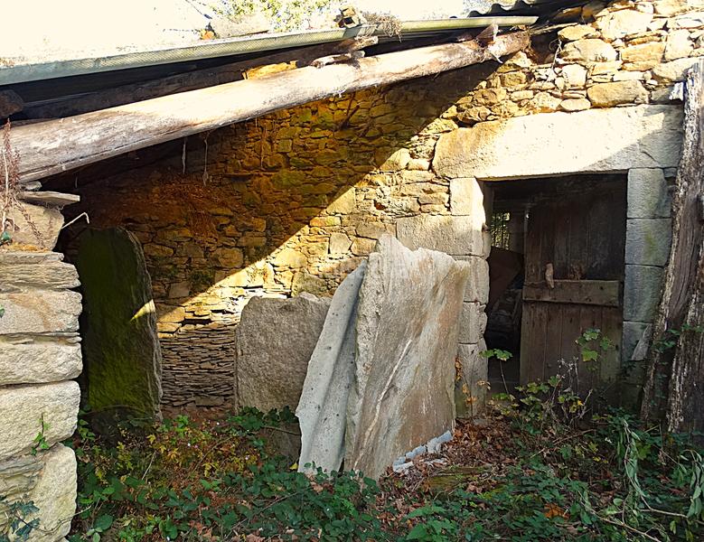 Foto 8b735e78-7bb3-4f32-8e7c-39f819a9d614. Masía conjunto de edificaciones tradicionales para rehabilitar en el interior de lugo en Vilalba