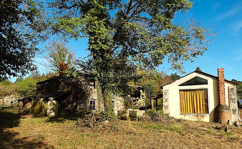 Foto 8da0fa4a-b585-4ffb-b23b-1db64eda1b2b. Masía conjunto de edificaciones tradicionales para rehabilitar en el interior de lugo en Vilalba