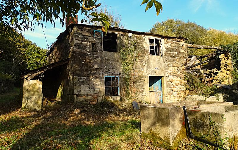 Foto cc79e95d-c7c0-45a8-a10b-693820273739. Masía conjunto de edificaciones tradicionales para rehabilitar en el interior de lugo en Vilalba