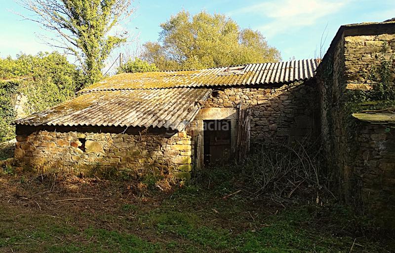 Foto ebf697e9-af54-445f-a5c1-8ecd410bbcb7. Masía conjunto de edificaciones tradicionales para rehabilitar en el interior de lugo en Vilalba