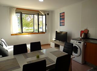Flat in Centre. Piso en ares con 2 amplios dormitorios.