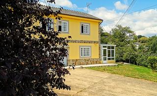 Casa adossada a Vilalba. Excelente casa de 4 dormitorios cerca de vilalba, muy bien comun