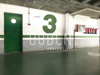 Parking coche en Carrer d'ignasi iglesias 7. Parking para coche y moto