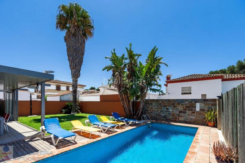 Foto 2096b7f1-e24c-4c3a-b027-7b7878063755. Chalet with heating pool in Núcleo urbano Chiclana de la Frontera