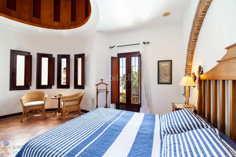 Foto 8a4c9ac3-5a34-4589-9fec-033ebc0af31a. Chalet with heating pool in Núcleo urbano Chiclana de la Frontera