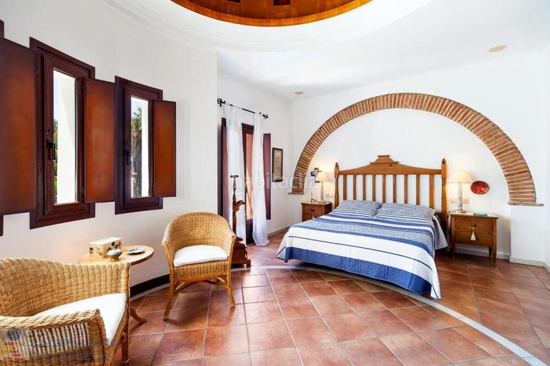 Foto d8fab39d-60f6-4c92-9739-b73be9639cb2. Chalet with heating pool in Núcleo urbano Chiclana de la Frontera