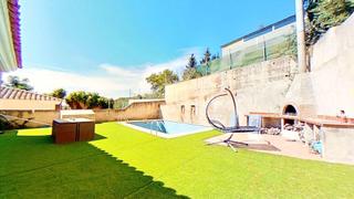 Xalet a Alcover. Casa en alcover   270 m con jardín, piscina privada y barbacoa